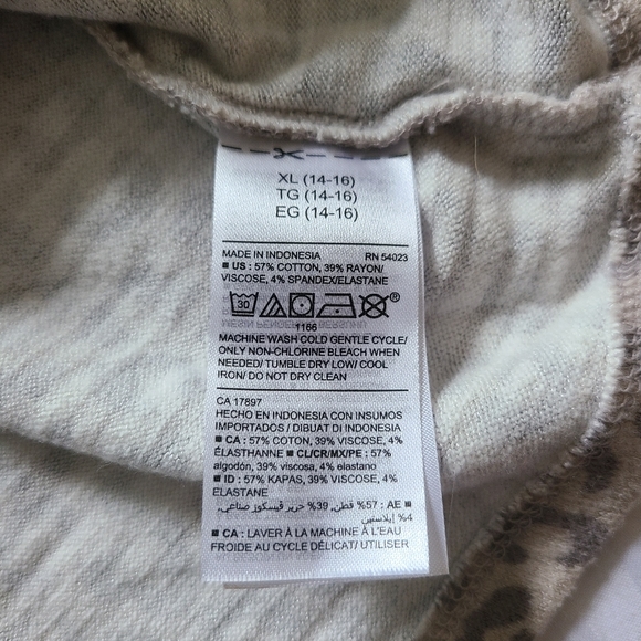 Old Navy Girl's Cozy Grey Leopard Animal Print Plush-Knit Tiered Dress - Picture 10 of 15